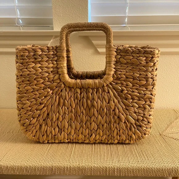 A New Day Straw Tote Handbag - Picture 1 of 3